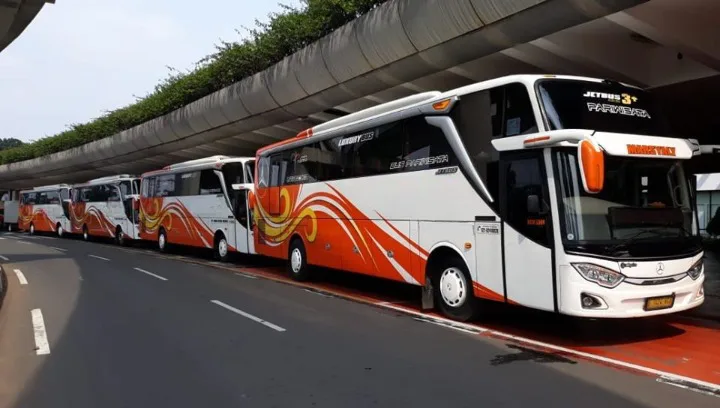 keuntungan sewa bus pariwisata